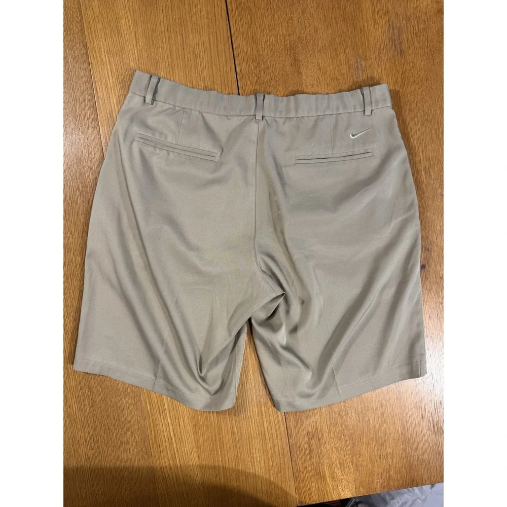 Nike Golf Shorts Men's 38 Beige‎ Dri-Fit Stretch Flat Front Performance
